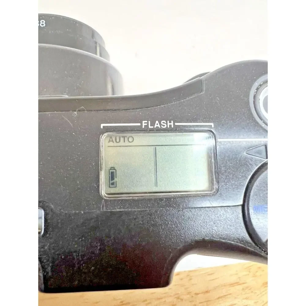 Olympus Super Zoom‎ 3000 DLX 35mm Film Camera 38-110mm Multi AF *PARTS ONLY*